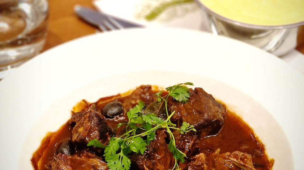 Brasserie Pastis à Paris, très bonne daube-purée au beurre