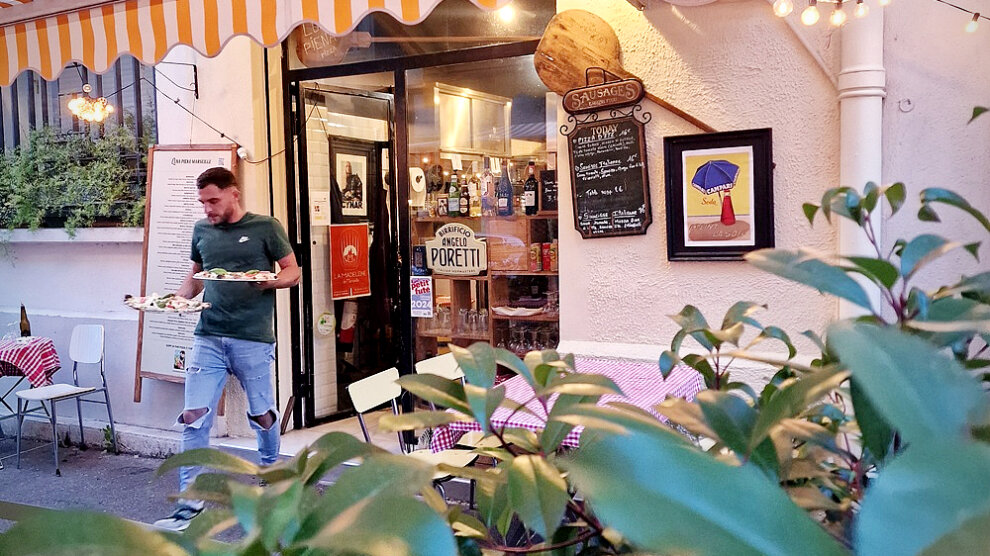 LA Luna Piena, pizza sur le trottoir à Marseille