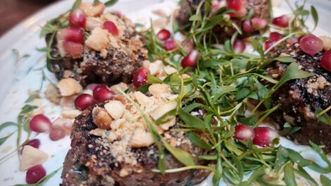 Le Poisson rouge à Cassis et ses keftes fromage blanc et zaatar