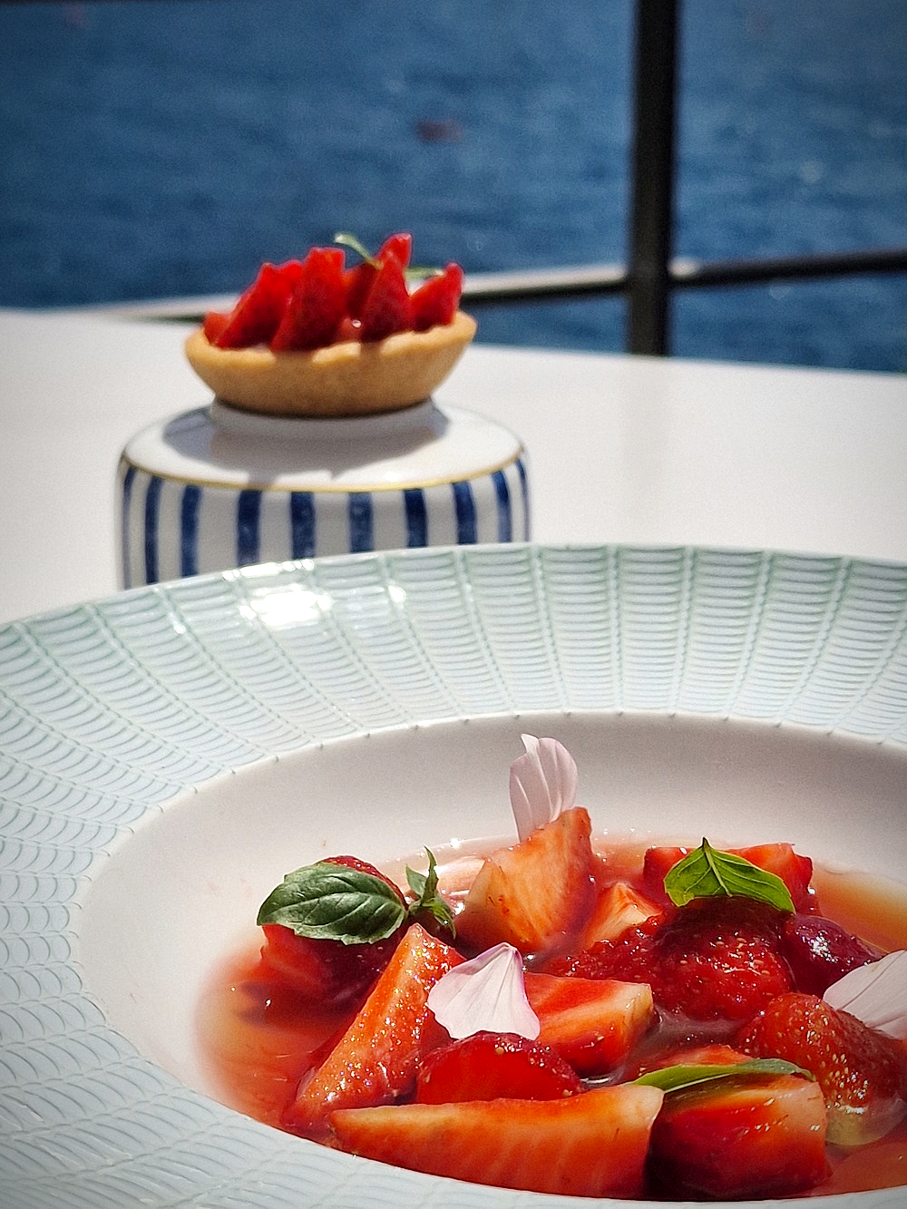 Nage de fraises à l'hôtel des Roches blanches