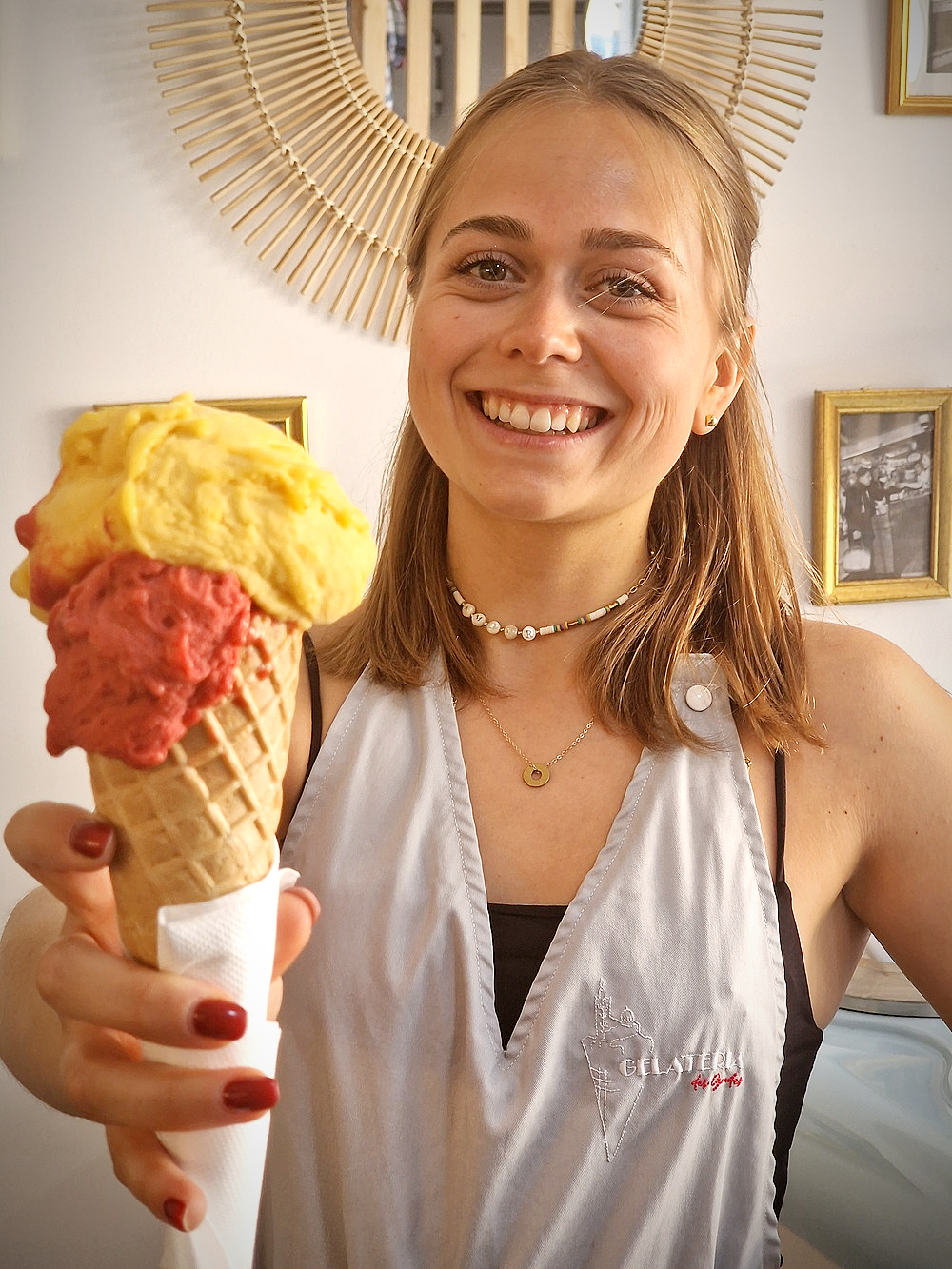 Aux Goudes quand tu reviens cramé de la mer, la pause s'impose à la Gelateria des Goudes. Glace, affogato, brioche sicilienne, tu choisis !