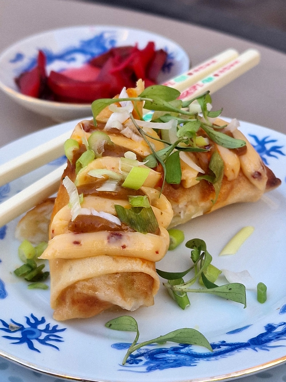 Les spring rolls servis chez Mèo Midnight à Marseille