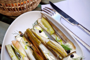 Couteaux sauce crémée et citronnée servis à la brasserie le Canotier à Marseille - Malmousque