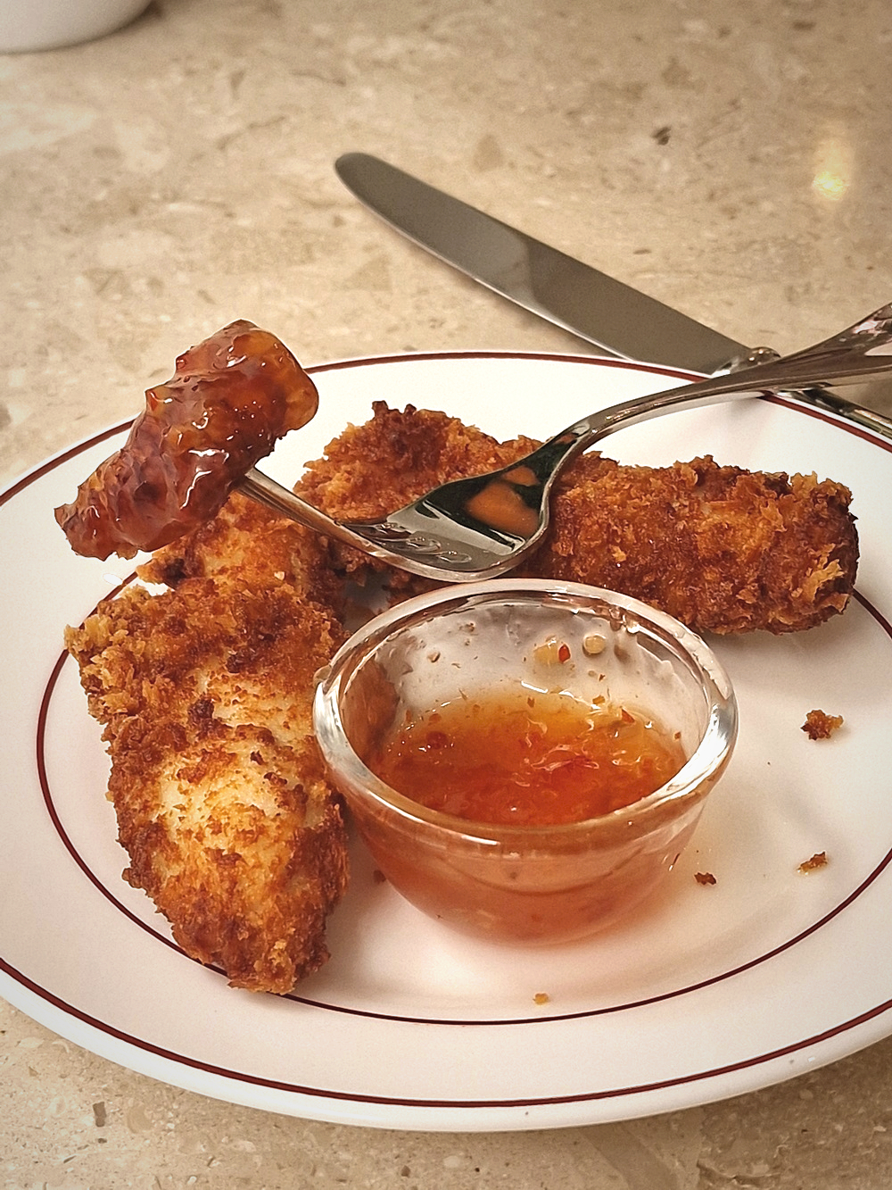 tenders de poulet servis chez Coco à Marseille