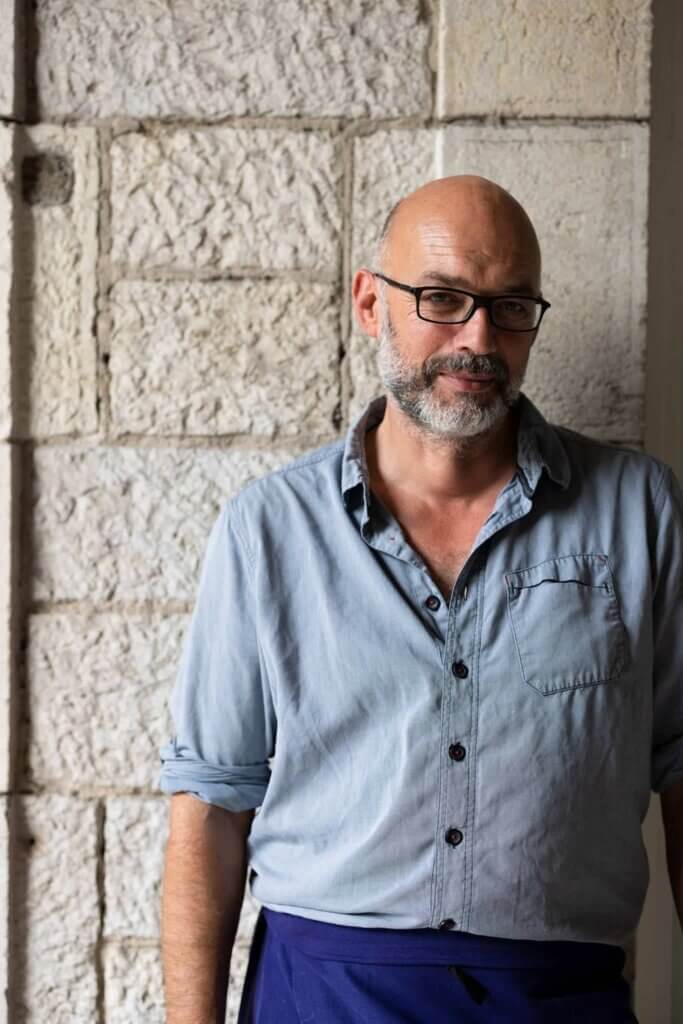 Emmanuel Perrodin cuisinera lors du dîner-Mayotte de Marseille